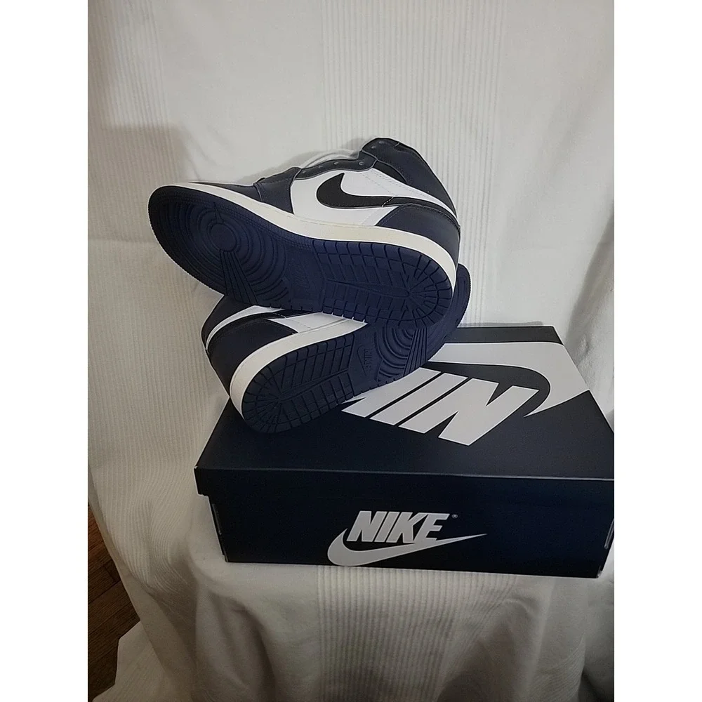 Air Jordon 1 Retro High OG GS Size 6.5 FD1437-401‎